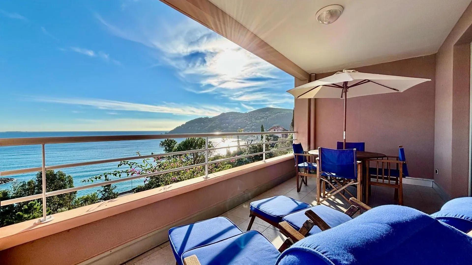Hébergement de vacances Magnifique appartements vue mer panoramique Théoule-sur-Mer